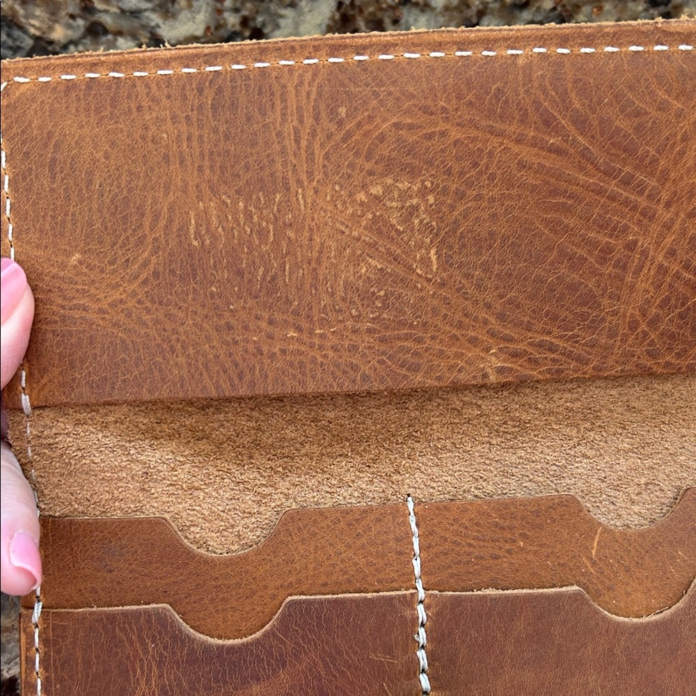 Coastal Hill Leather Goods Tan Card Holder - Picture 5 of 15